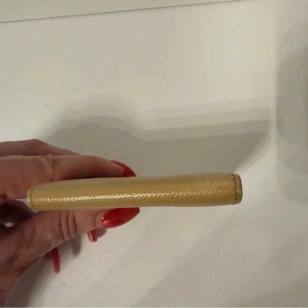 CHANEL COIN CASE WALLET TAN CALFSKIN LEATHER GOLD TONE COCO SNAP AUTHENTIC CARD - Picture 13 of 15